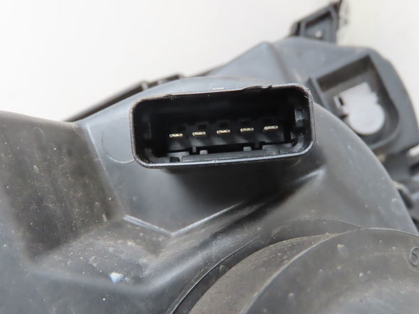 Phare droit Renault CLIO III (BR0-1, CR0-1) 1.4 16v (2005-2012)