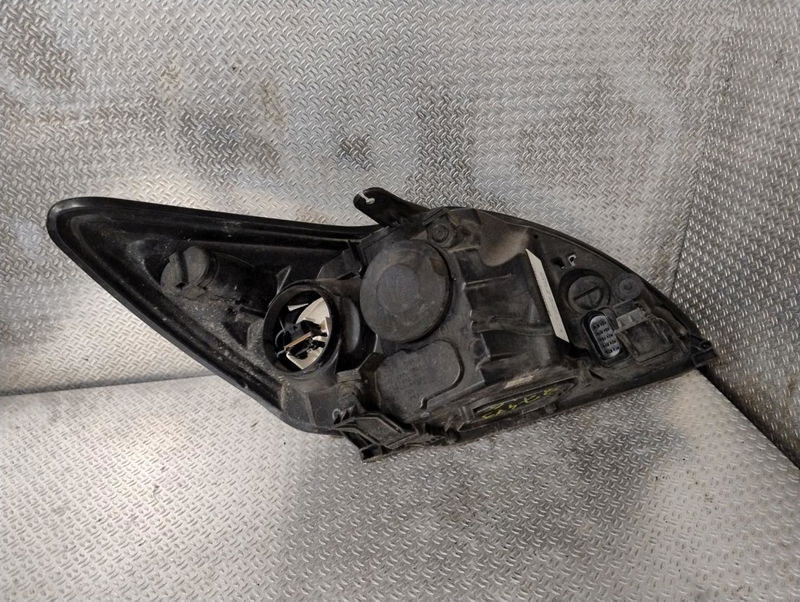 Phare gauche Ford FOCUS II (DA_, HCP, DP) 1.6 tdci (2004-2012)
