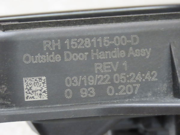 Poignee ext porte avd Tesla MODEL Y (5YJY) Ev traction intégrale (2021) 5 portes