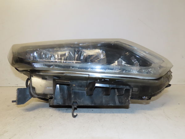 Phare droit Nissan X-TRAIL III (T32_, T32R, T32RR) 1.6 dci (t32) (2014)