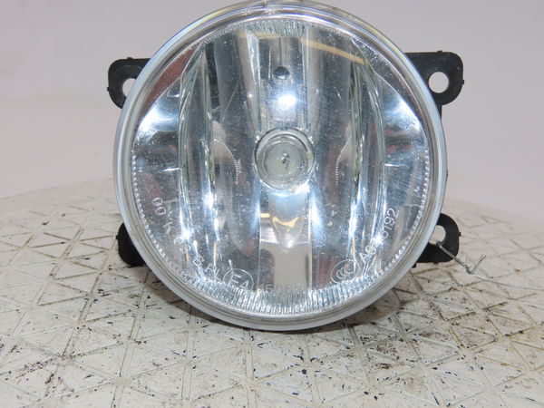 Phare antibrouillard avant gauche Peugeot 208 I (CA_, CC_) 1.2 puretech 82 (2018)