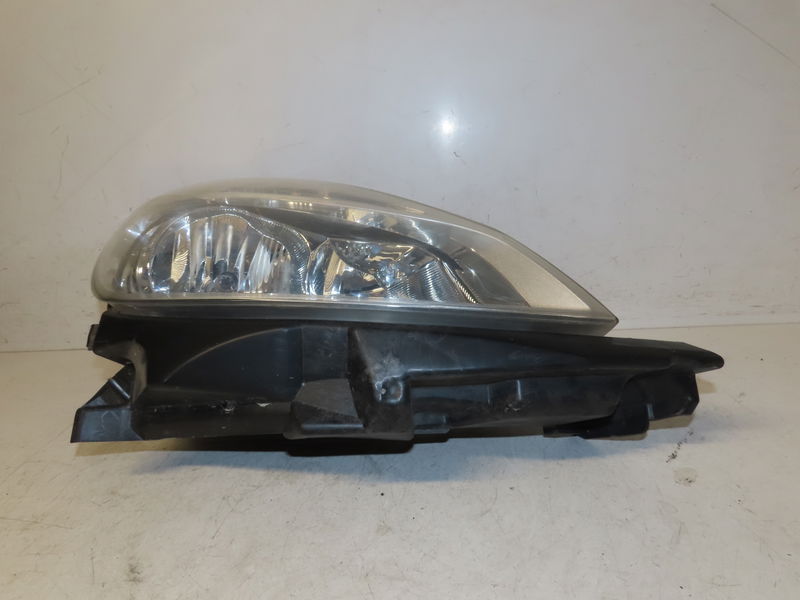 Phare droit Renault CLIO III (BR0-1, CR0-1) 1.5 dci (c-br0g, c-br1g) (2005-2012) 5 portes