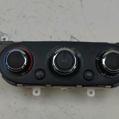 Commande de chauffage Renault CAPTUR I (J5_, H5_) 1.5 dci 90 (2013) 5 portes