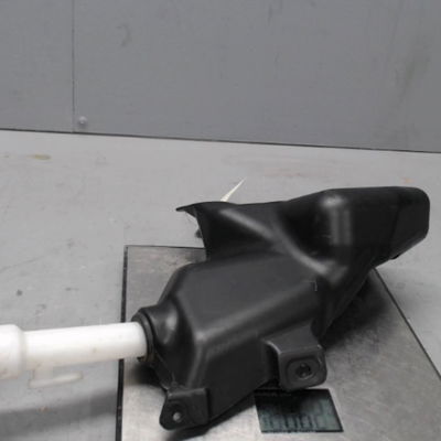 Reservoir lave-glace avant Volvo V50 (545) 2.0 d (2004-2010)