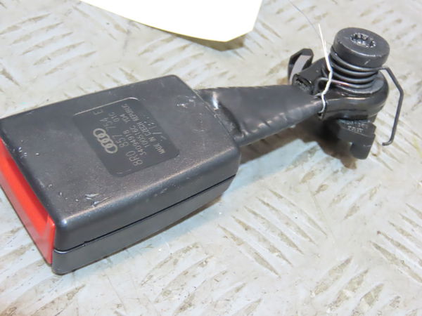 Ancrage ceinture arrière droit Audi Q5 (8RB) 2.0 tdi quattro (2012-2017)