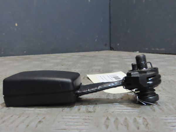 Ancrage ceinture arrière droit Audi Q5 (8RB) 2.0 tdi quattro (2012-2017)