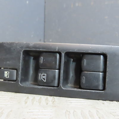 Commande lève-glace porte avant gauche Nissan QASHQAI - QASHQAI 2 I (J10, NJ10, JJ10E) 1.5 dci (2010-2013) 5 portes