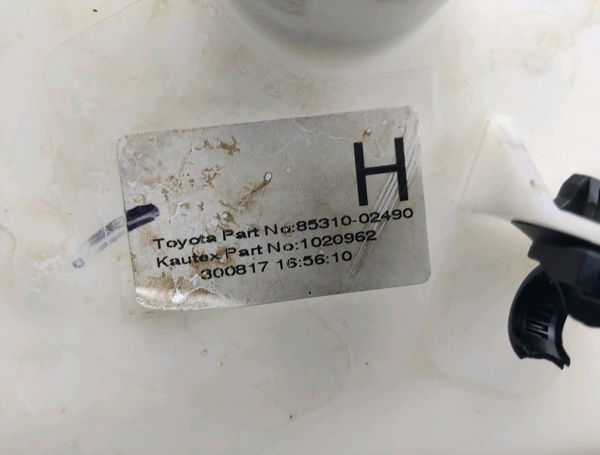 Reservoir lave-glace avant Toyota AURIS (_E18_) 1.2 (nre185_) (2015-2018)