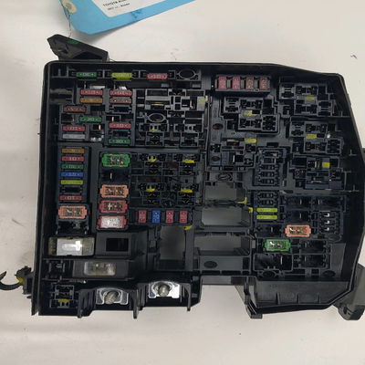 Boite a fusibles Toyota AURIS (_E18_) 1.2 (nre185_) (2015-2018)