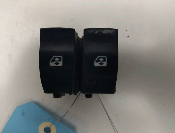 Commande lève-glace porte avant gauche Renault CLIO II (BB_, CB_) 1.5 dci (2003-2005)