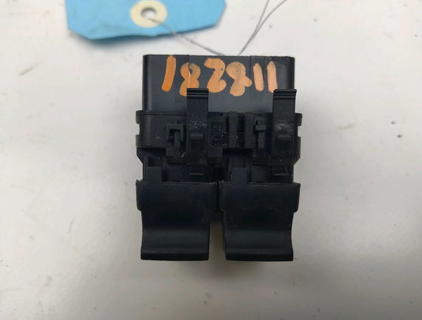 Commande lève-glace porte avant gauche Renault CLIO II (BB_, CB_) 1.5 dci (2003-2005)