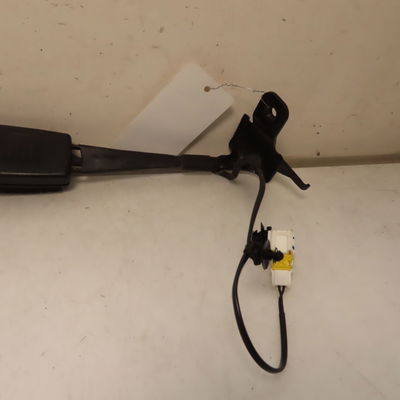 Ancrage ceinture avant droit Citroën C4 CACTUS 1.6 hdi 90 (2014)