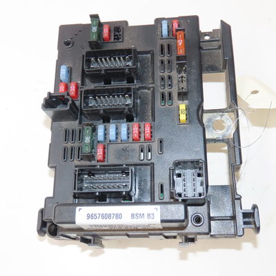 Boite a fusibles Peugeot 206 3-5 portes (2A-C) 1.4 hdi eco 70 (2001-2009) 5 portes