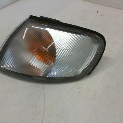 Clignotant gauche Nissan ALMERA I Hatchback (N15) 1.4 (1995-2000)