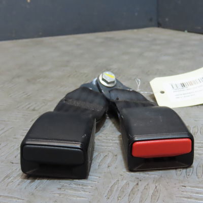 Ancrage ceinture arrière gauche Dacia SANDERO II Tce 90 (b8m1, b8ma) (2012) 5 portes