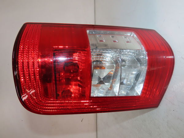 Feu arrière droit Peugeot PARTNER Monospace (5_, G_) 1.9 d (1999-2008) 4 portes