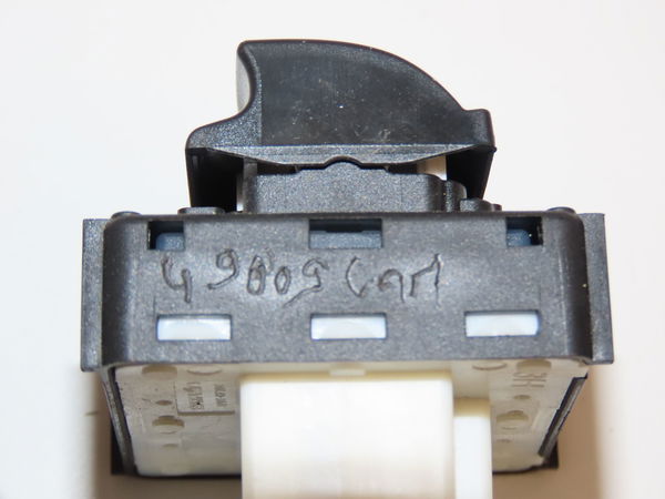 Commande lève-glace porte avant gauche Citroën BERLINGO (ER_, EC_) 1.5 bluehdi 100 (2018)