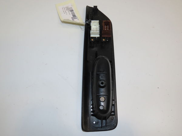 Commande lève-glace porte avant gauche Renault LAGUNA I (B56_, 556_) 1.8 (1995-2001)