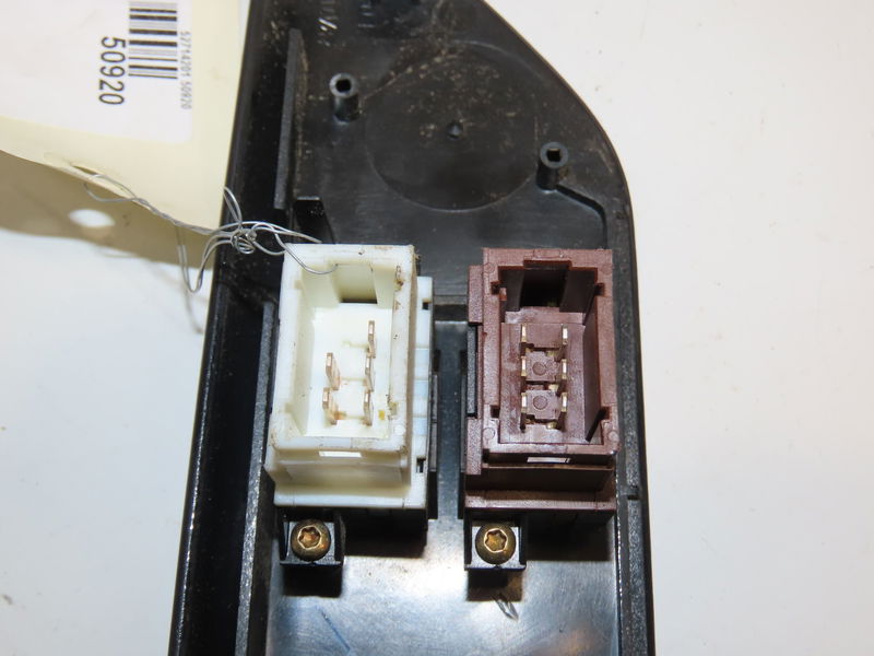 Commande lève-glace porte avant gauche Renault LAGUNA I (B56_, 556_) 1.8 (1995-2001)