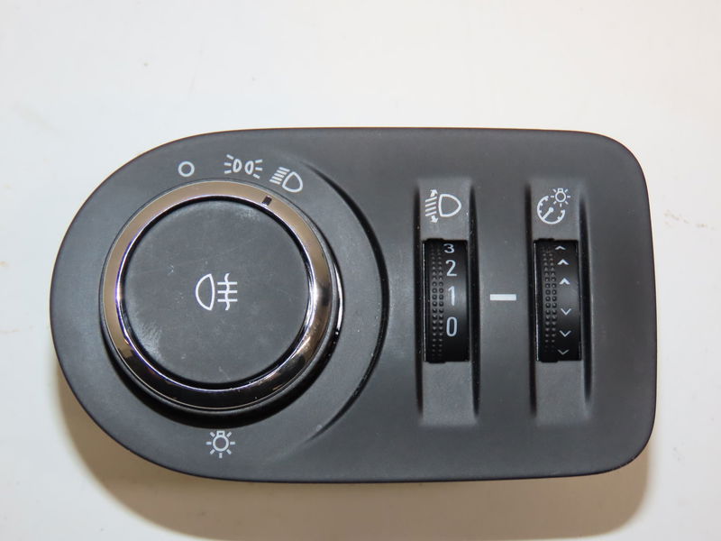Interrupteur commande de phares Opel CORSA E (X15) 1.4 (08, 68) (2014)