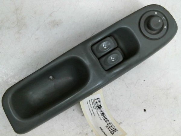Commande lève-glace porte avant gauche Renault TWINGO I (C06_) 1.2 16v (c06c, c06d, c06k) (2001-2007) 3 portes