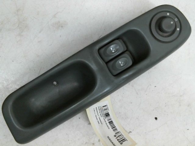 Commande lève-glace porte avant gauche Renault TWINGO I (C06_) 1.2 16v (c06c, c06d, c06k) (2001-2007) 3 portes