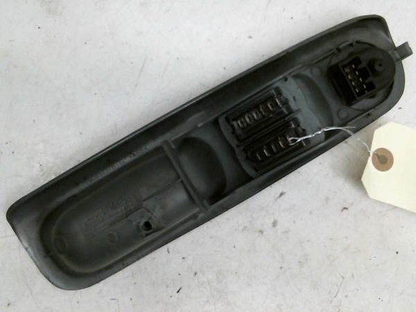 Commande lève-glace porte avant gauche Renault TWINGO I (C06_) 1.2 16v (c06c, c06d, c06k) (2001-2007) 3 portes