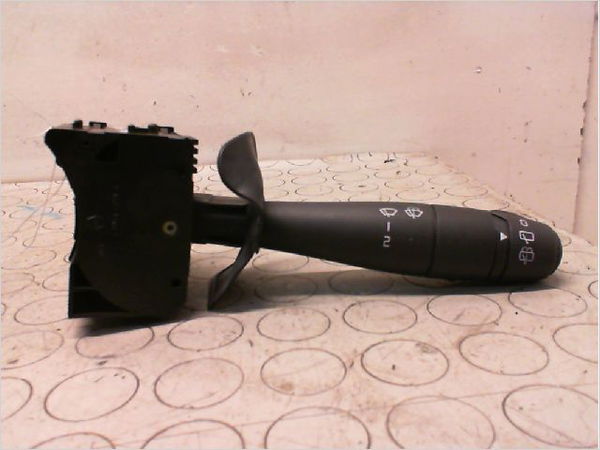Commande essuie glace Dacia SANDERO 1.5 dci (2010)