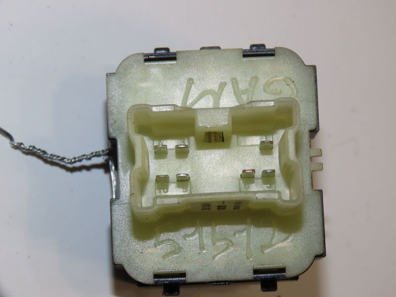Commande lève-glace porte avant gauche Renault CLIO IV (BH_) 0.9 tce 90 (2012) 5 portes
