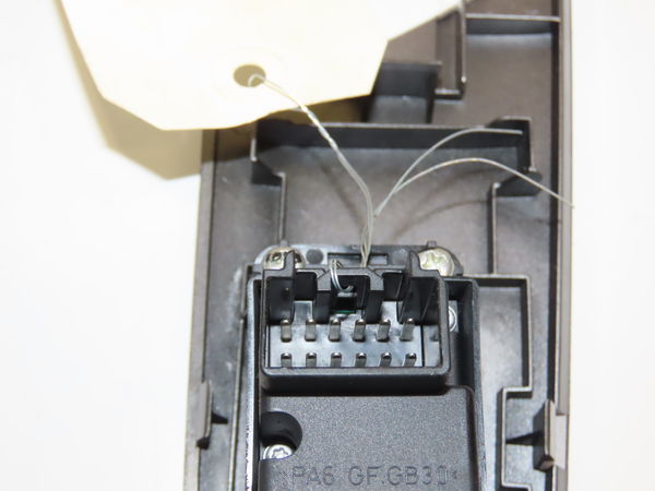 Commande lève-glace porte avant droite Mazda 3 (BK) 2.0 (bkep) (2003-2009)