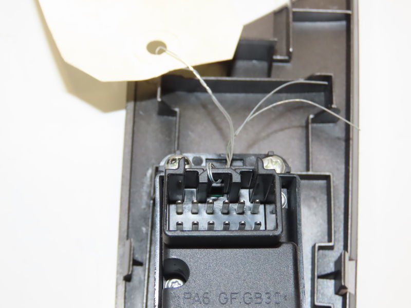 Commande lève-glace porte avant droite Mazda 3 (BK) 2.0 (bkep) (2003-2009)