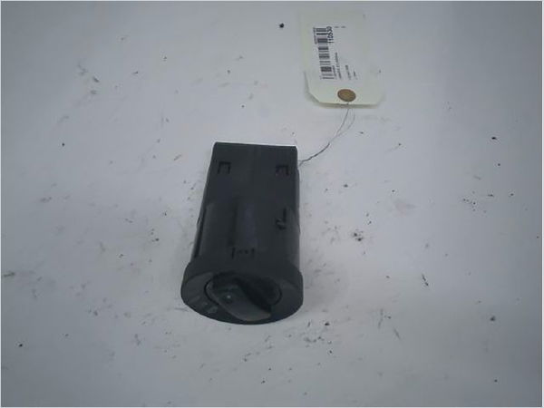 Commande eclairage Audi A4 B7 Avant (8ED) 2.0 tdi 16v (2004-2008)
