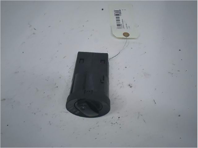 Commande eclairage Audi A4 B7 Avant (8ED) 2.0 tdi 16v (2004-2008)