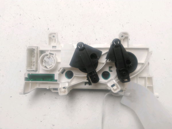 Commande de chauffage Renault CLIO II (BB_, CB_) 1.2 16v (bb05, bb0w, bb11, bb27, bb2t, bb2u, bb2v, cb05,... (2001-2016) 3 portes
