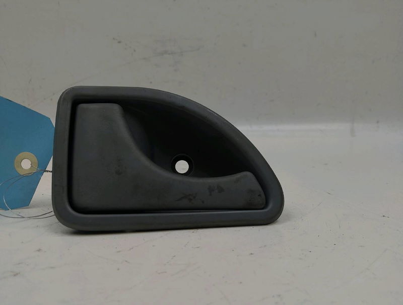 Poignee int porte avg Renault TWINGO I (C06_) 1.2 (c066, c068) (1996-2007) 3 portes