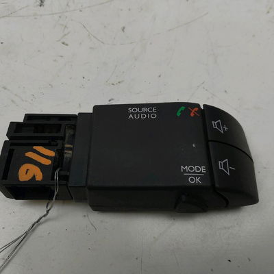 Commande autoradio Renault TWINGO III (BCM_, BCA_) 0.9 tce 95 (2019)