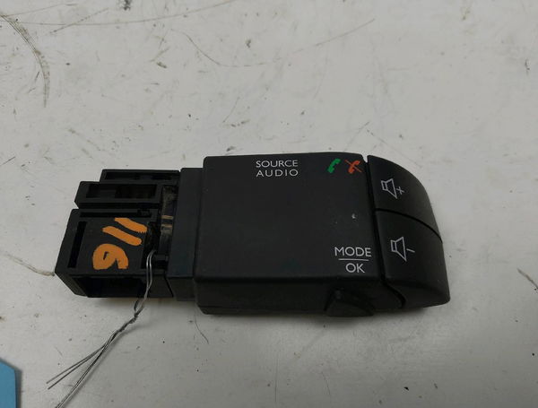 Commande autoradio Renault TWINGO III (BCM_, BCA_) 0.9 tce 95 (2019)