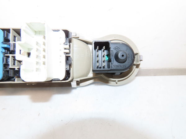 Commande lève-glace porte avant gauche Renault MODUS - GRAND MODUS (F-JP0_) 1.4 (jp01, jp0j) (2004)