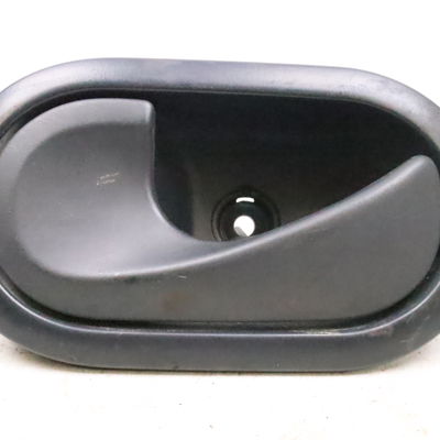 Poignee int porte avg Renault TWINGO II (CN0_) 1.2 16v (cn04, cn0a, cn0b) (2007-2014) 3 portes