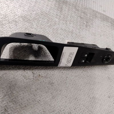 Commande lève-glace porte avant gauche Kia CEE'D 3-5 portes (ED) 1.6 crdi 115 (2006-2012)