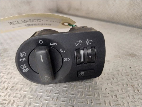 Interrupteur commande de phares Audi A3 (8P1) 1.9 tdi (2003-2010) 3 portes