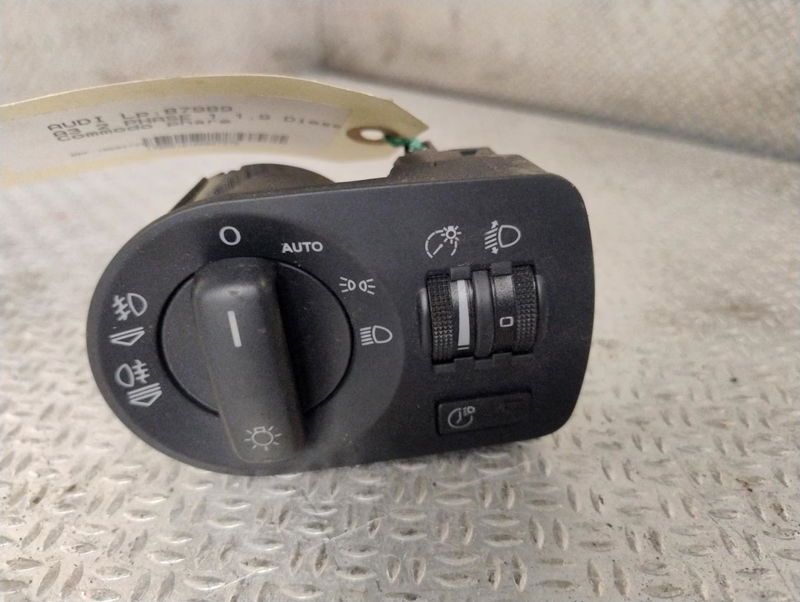 Interrupteur commande de phares Audi A3 (8P1) 1.9 tdi (2003-2010) 3 portes