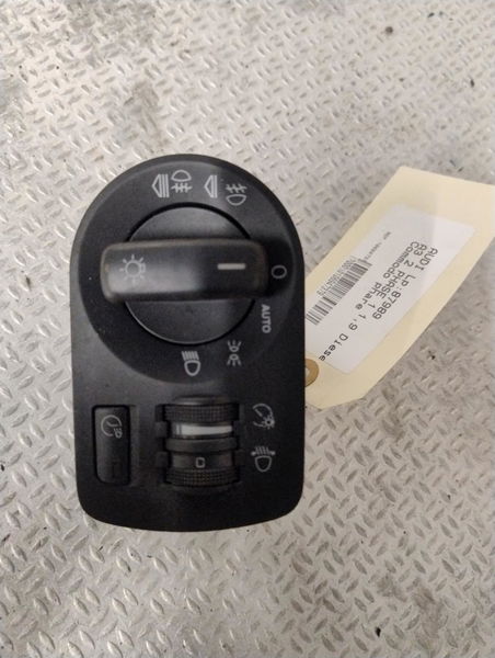 Interrupteur commande de phares Audi A3 (8P1) 1.9 tdi (2003-2010) 3 portes