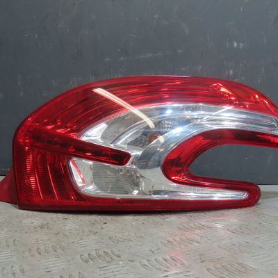 Feu arrière droit Peugeot 208 I (CA_, CC_) 1.2 vti 82 (2012)