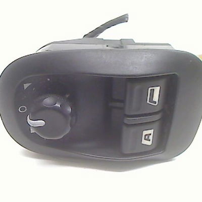 Commande lève-glace porte avant gauche PEUGEOT 306