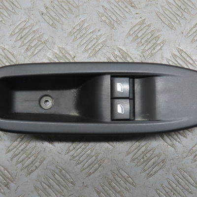 Commande lève-glace porte avant gauche Peugeot 208 I (CA_, CC_) 1.2 vti 68 - puretech 68 (2016) 5 portes