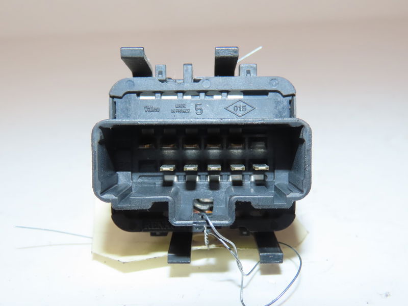 Commande lève-glace porte avant gauche Renault TRAFIC II Camionnette (FL) 1.9 dci 100 (fl0c) (2001-2006)