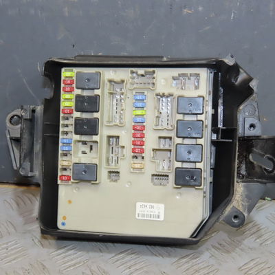 Platine fusible av Renault CLIO III (BR0-1, CR0-1) 1.5 dci (c-br0g, c-br1g) (2005-2012) 5 portes