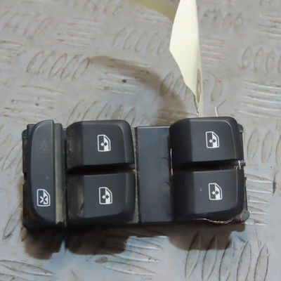 Commande lève-glace porte avant gauche Audi Q2 (GAB, GAG) 2.0 tdi quattro (2016)
