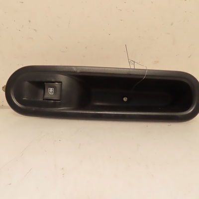 Commande lève-glace porte avant droite Renault TWINGO III (BCM_, BCA_) 0.9 tce 90 (2014) 5 portes